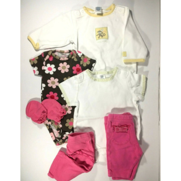 Lot‎ of Assorted Newborn Baby Clothes | Girls - Picture 1 of 8